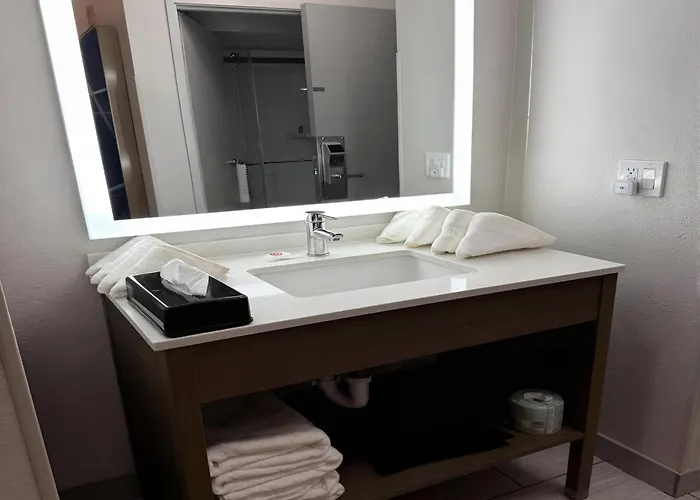 Comfort & - Chicago Southland 2*