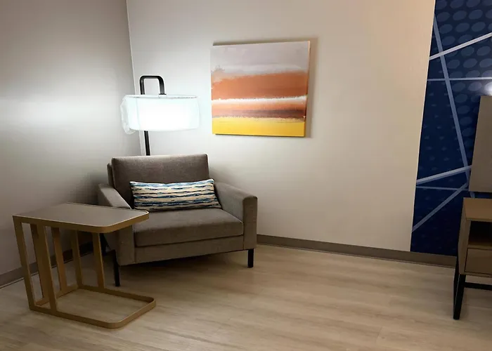 Comfort & - Chicago Southland 2* Harvey